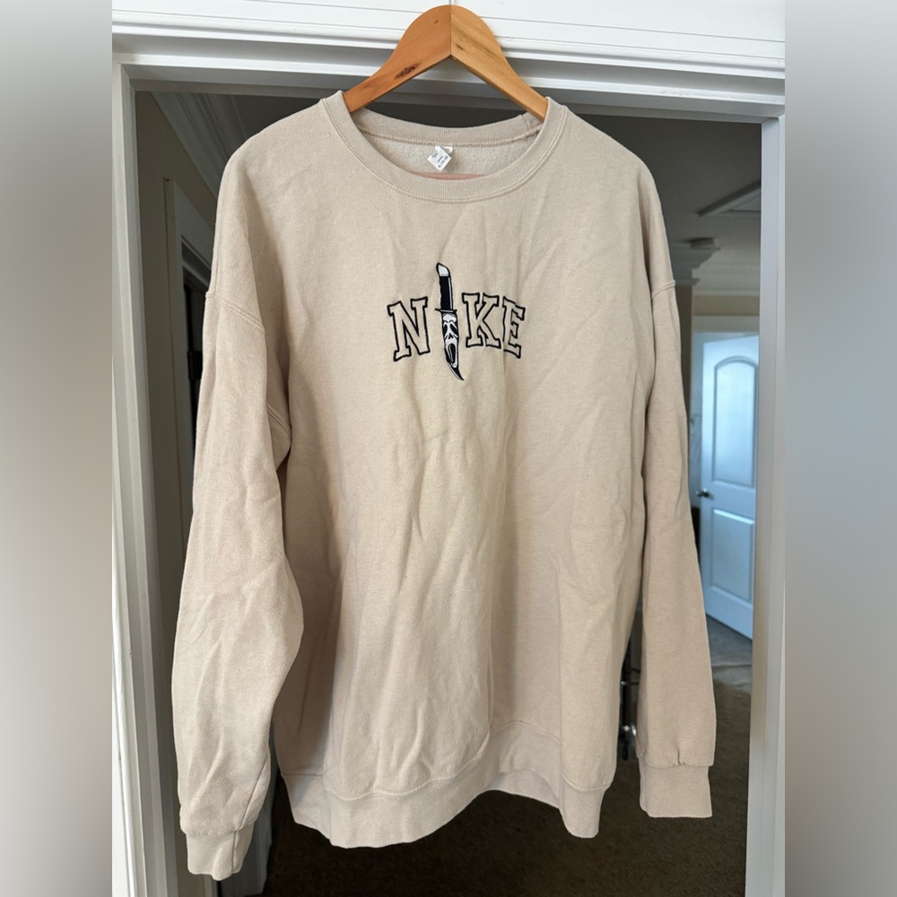 Men’s Nike sweatshirt